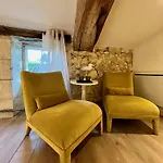 Pensión La Maison Du Clocher 4*