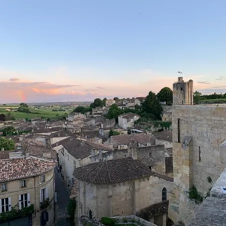 بيت ضيافة La Maison Du Clocher 4*