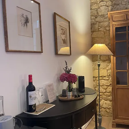La Maison Du Clocher Konukevi *