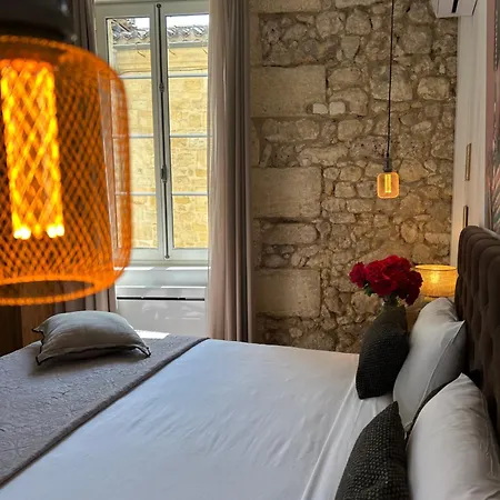 La Maison Du Clocher 게스트하우스 4*