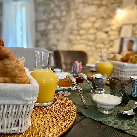 게스트하우스 La Maison Du Clocher 4*