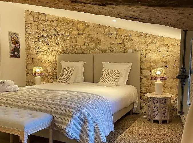 La Maison Du Clocher Guest house