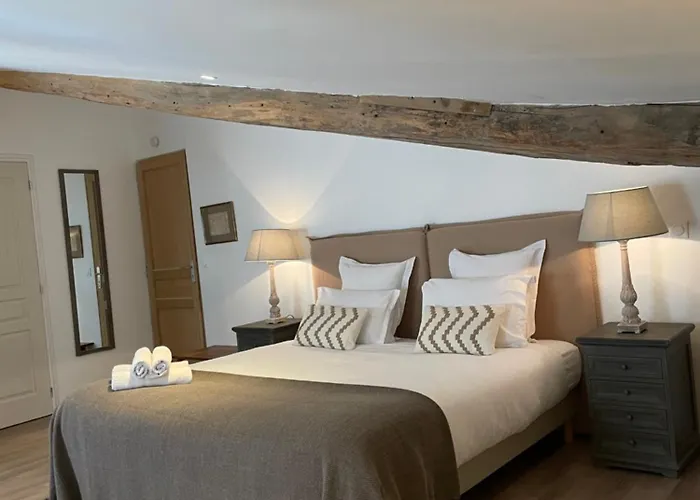 La Maison Du Clocher Guest house