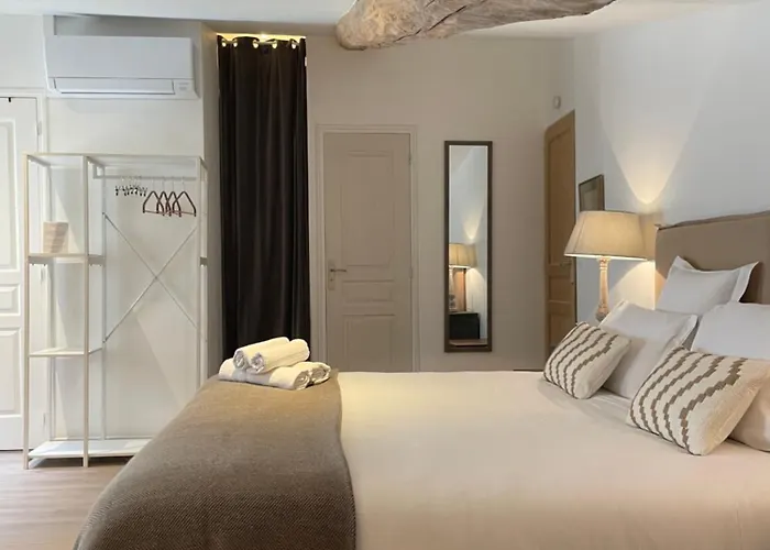 Guest house La Maison Du Clocher 4*