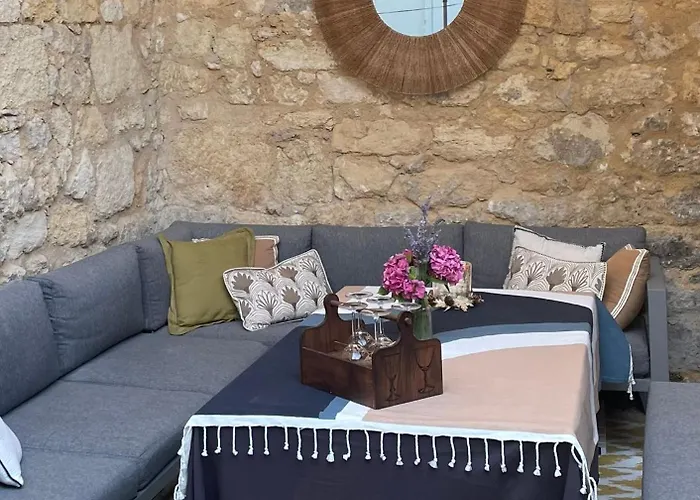 Guest house La Maison Du Clocher 4*