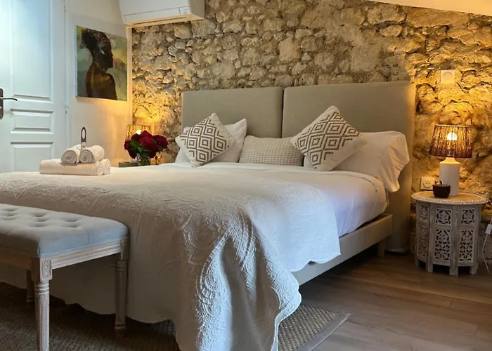 La Maison Du Clocher Guest house 4*