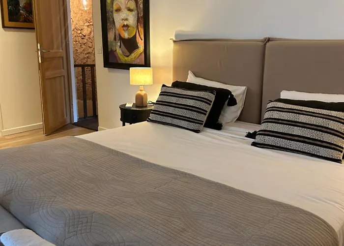 La Maison Du Clocher 4*