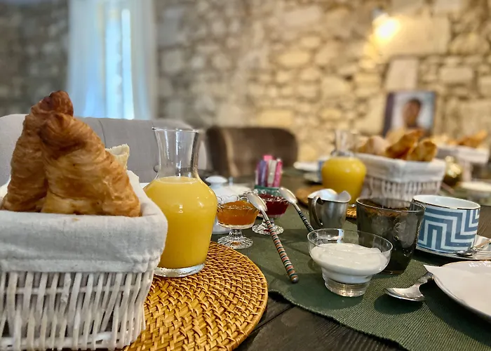 Guest house La Maison Du Clocher 4*